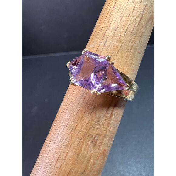 Vintage Ross-Simons 14K Yellow Gold Trillion Cut Amethyst 3 Stone Ring Size 7 - Picture 10 of 16